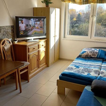 Pokoje Goscinne Dw Antom Dzwirzyno Luaran gambar