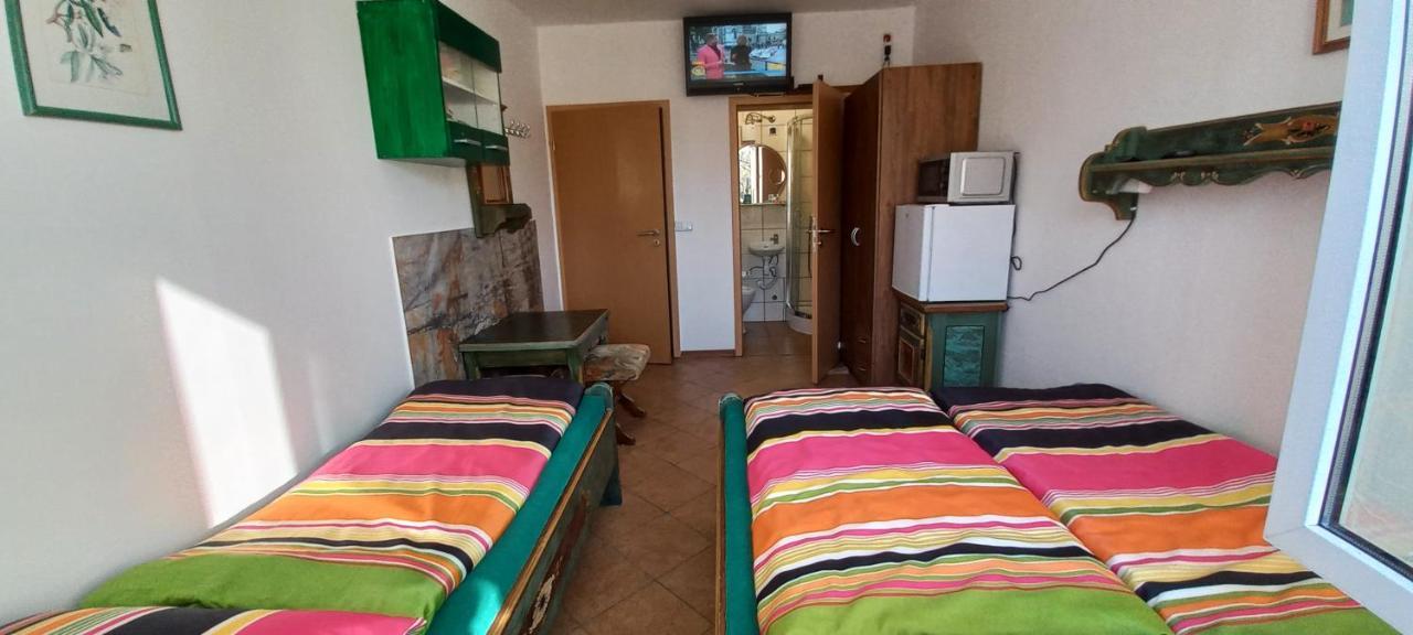 Pokoje Goscinne Dw Antom Dzwirzyno Luaran gambar